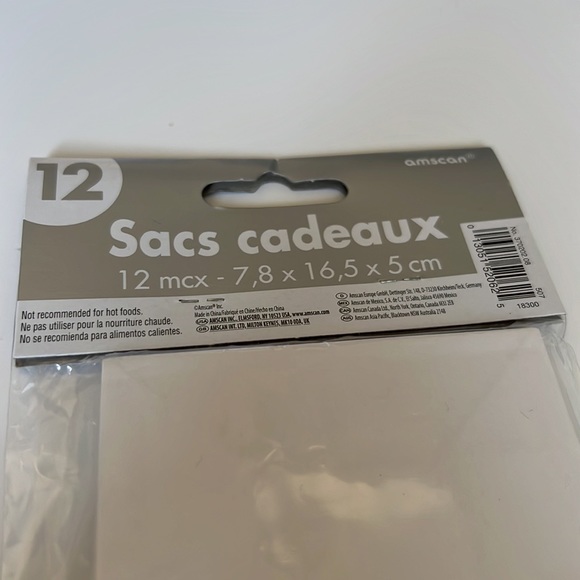 🆕 NEW 24 pcs Treat Bags Paper Bags with Stickers - Picture 5 of 8